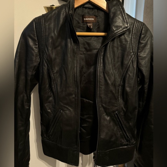 Danier leather jacket - Picture 2 of 4